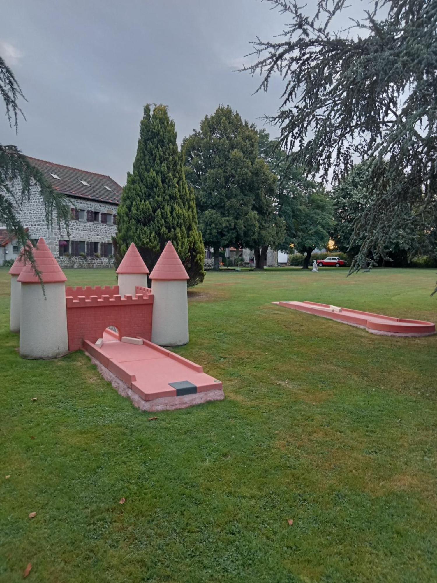 A L'Oree Du Parc Saint-Priest-des-Champs Екстер'єр фото