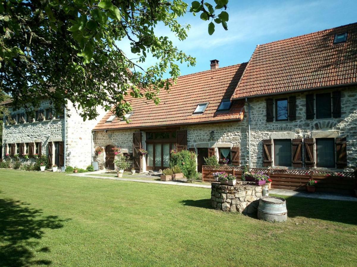 A L'Oree Du Parc Saint-Priest-des-Champs Екстер'єр фото